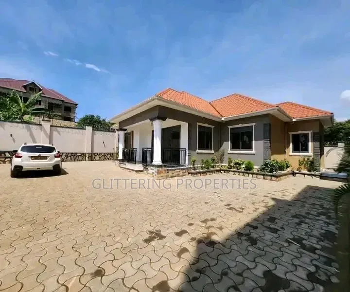 4bdrm Bungalow in Kitende Entebbe Road, Central Division for rent