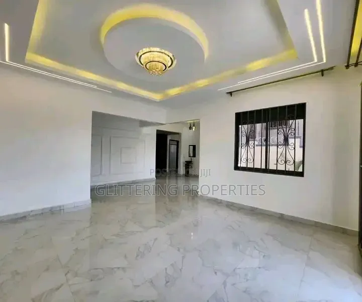 4bdrm Bungalow in Kitende Entebbe Road, Central Division for rent