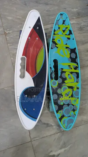 Oval-Shaped Skate Board