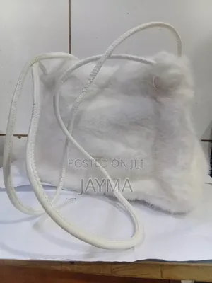 Feathery Feel Bag Soft and With Good Space
