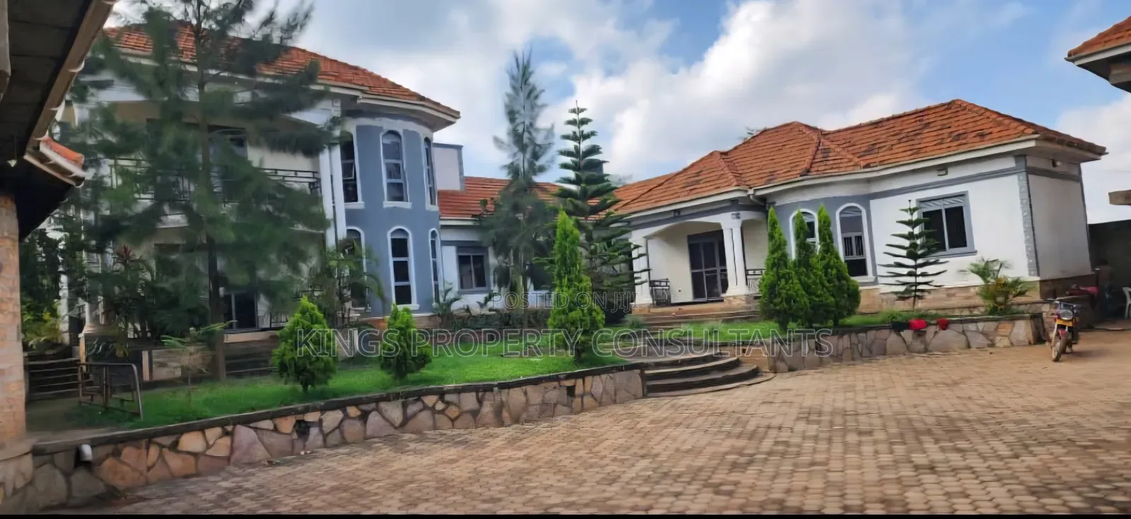 Furnished 6bdrm Mansion in Wakiso Estate for sale