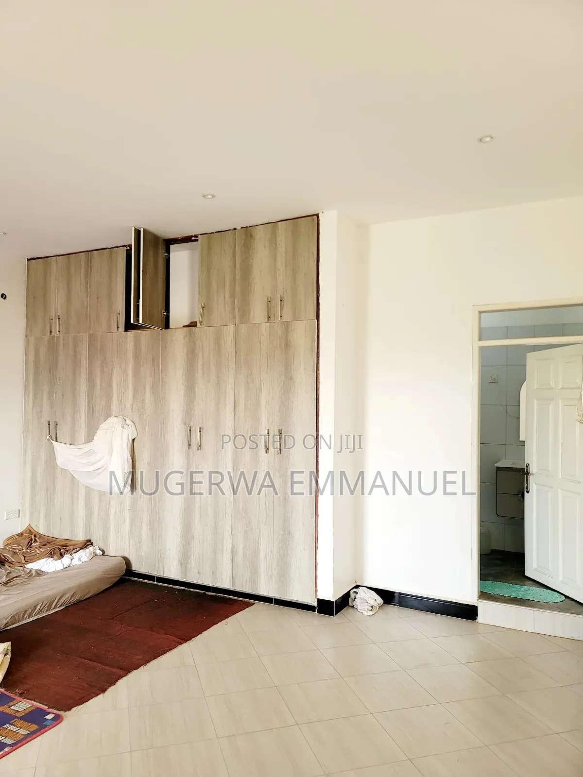 5bdrm Block of Flats in Royal Estate, Katabi for sale