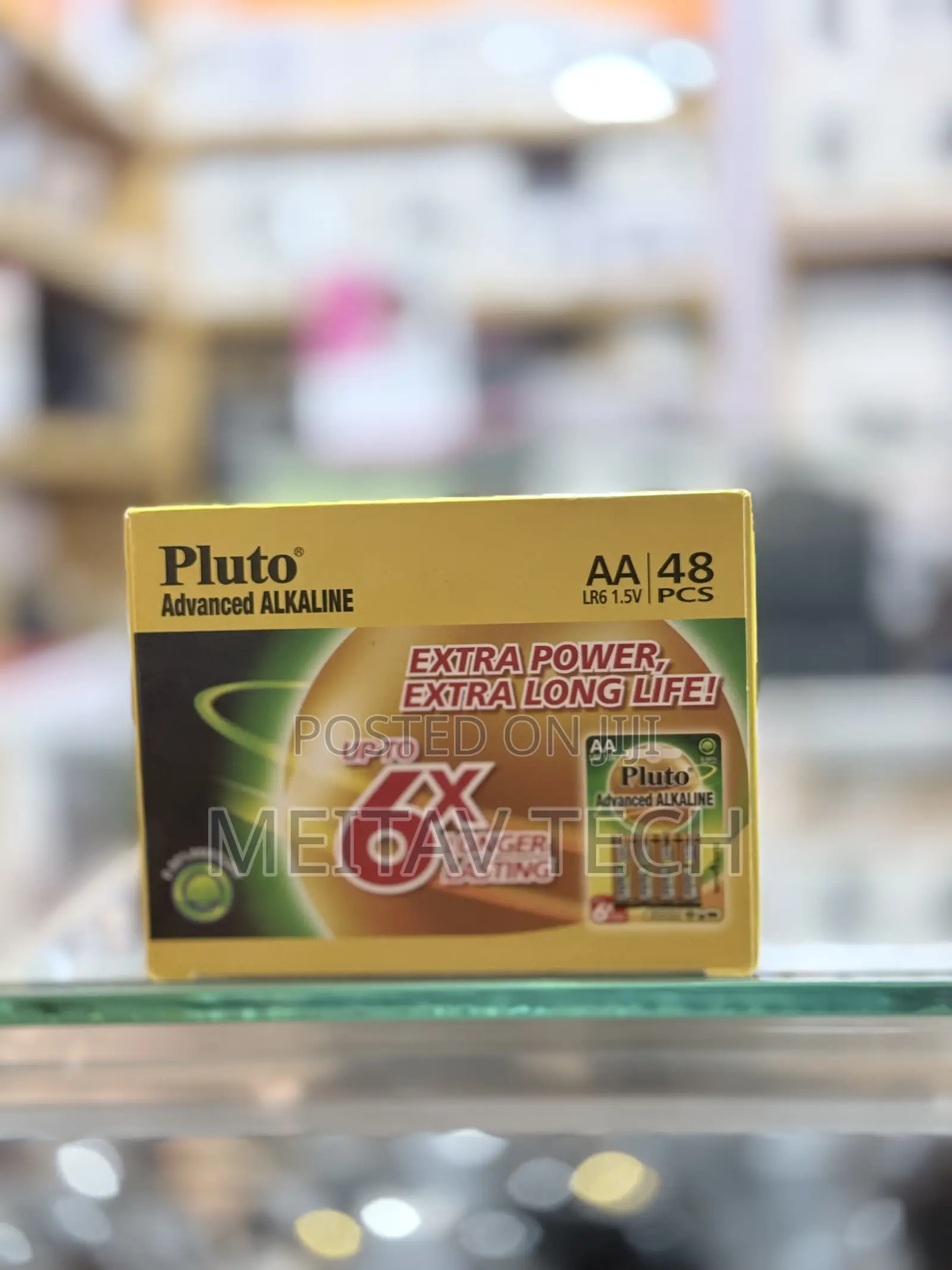 Pluto Advanced Alkaline AA Batteries With a 1.5V LR6