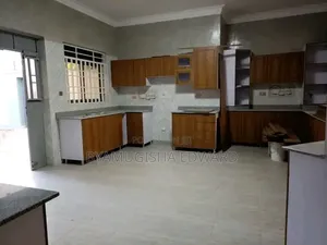 3bdrm House in Standalone Kisaasi, Central Division for rent