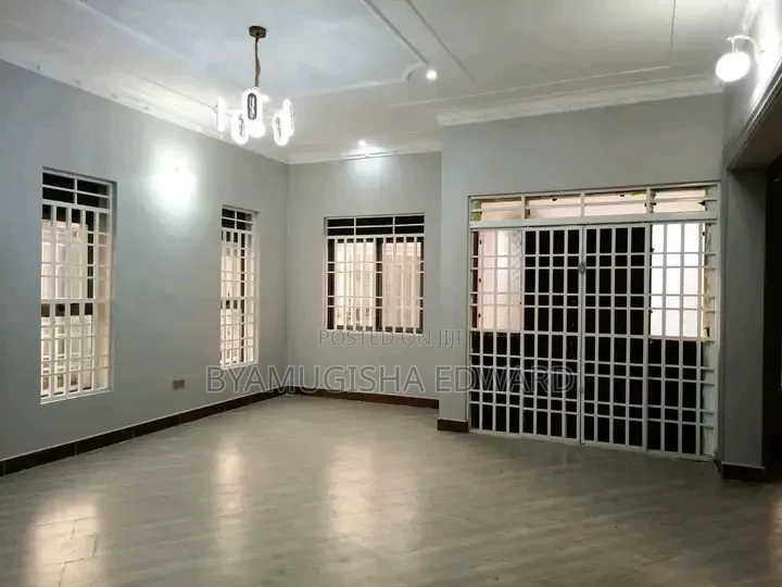 3bdrm House in Standalone Kisaasi, Central Division for rent