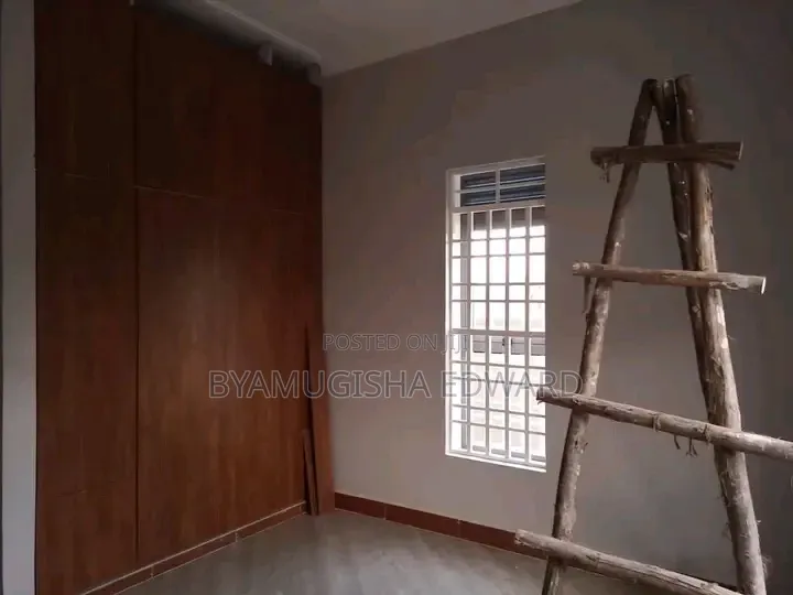 3bdrm House in Standalone Kisaasi, Central Division for rent