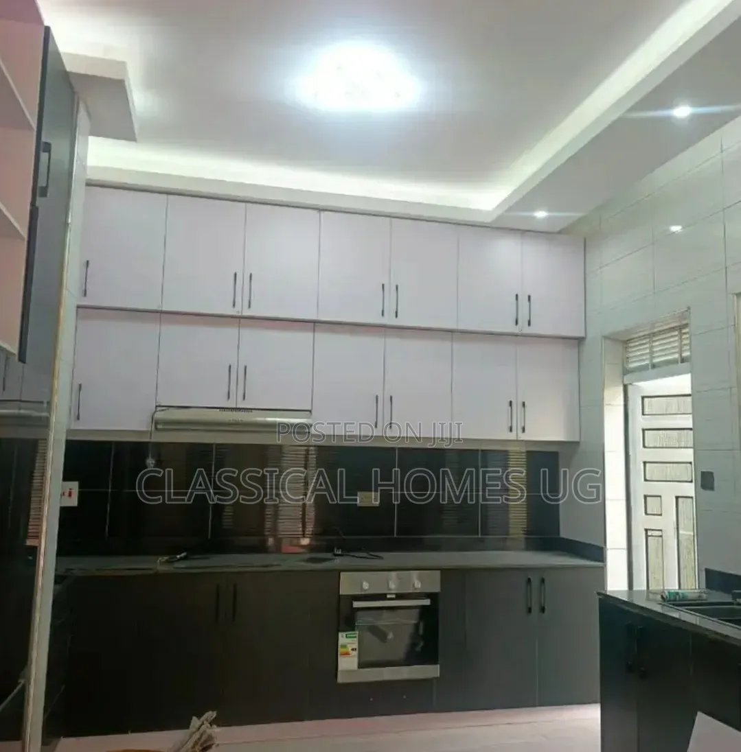 3bdrm Bungalow in Muyenga, Central Division for rent