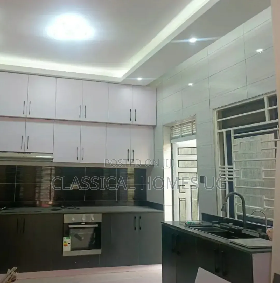 3bdrm Bungalow in Muyenga, Central Division for rent