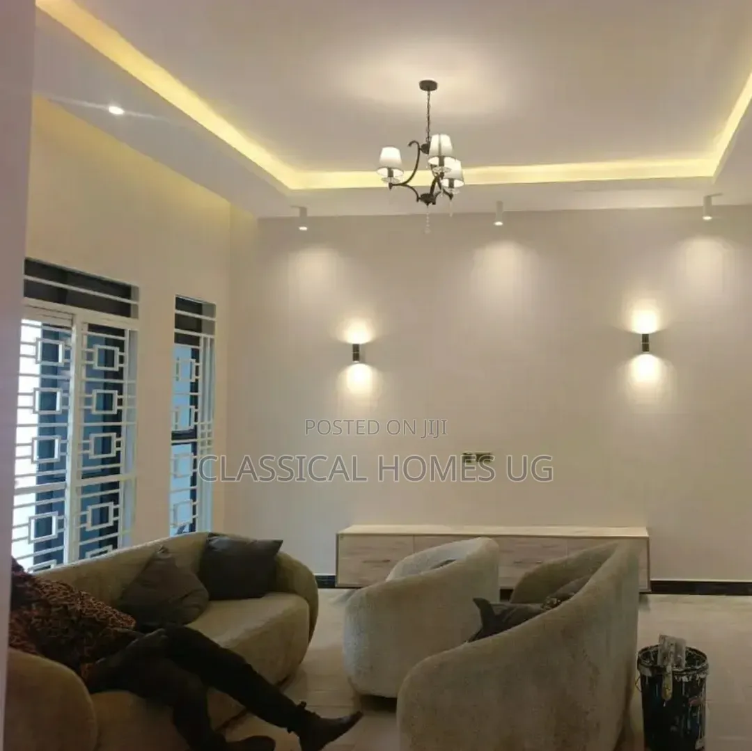 3bdrm Bungalow in Muyenga, Central Division for rent