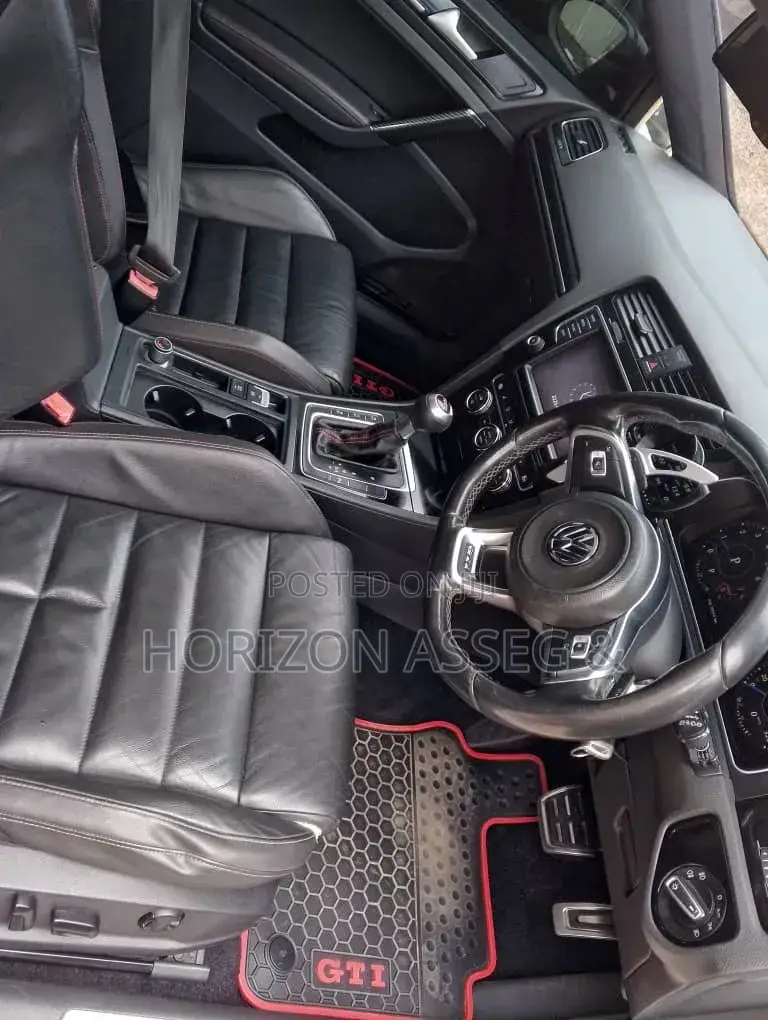 Volkswagen Golf GTI 2017 White