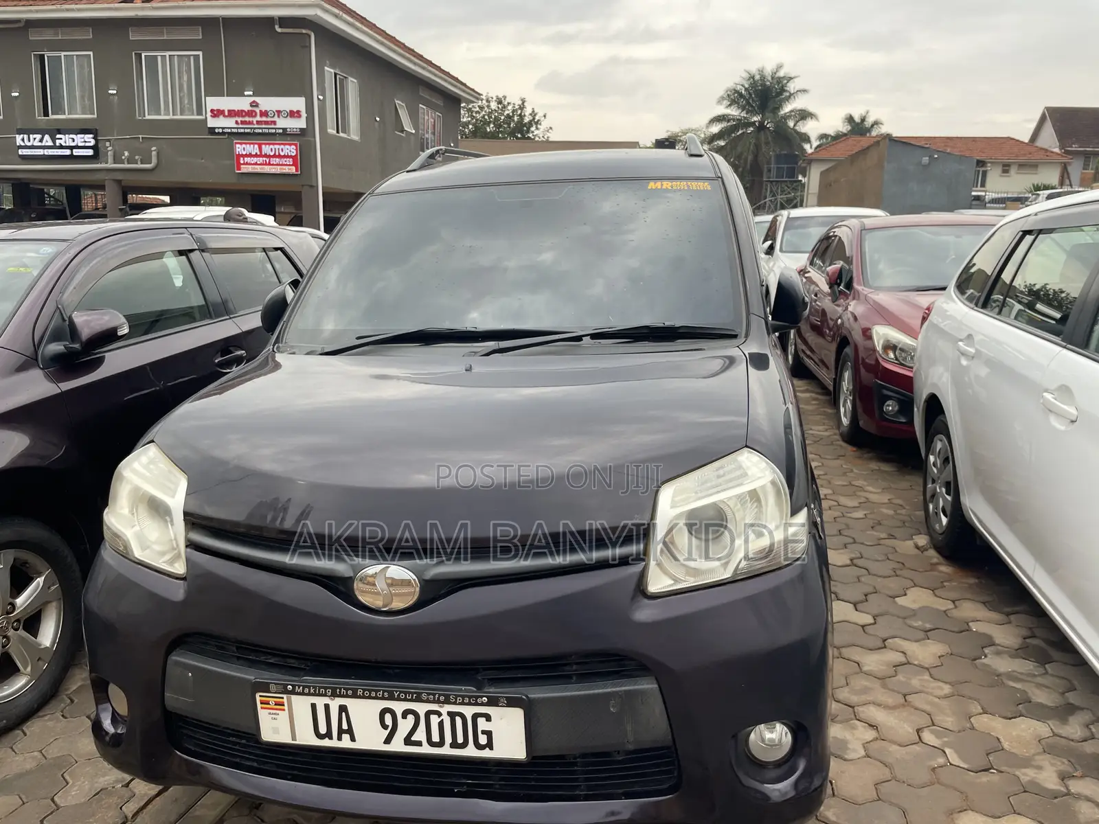 Toyota Sienta 2011 Black