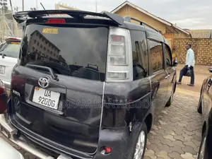Toyota Sienta 2011 Black