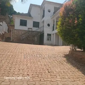 5bdrm Block of Flats in Akright Estates, Central Division for sale