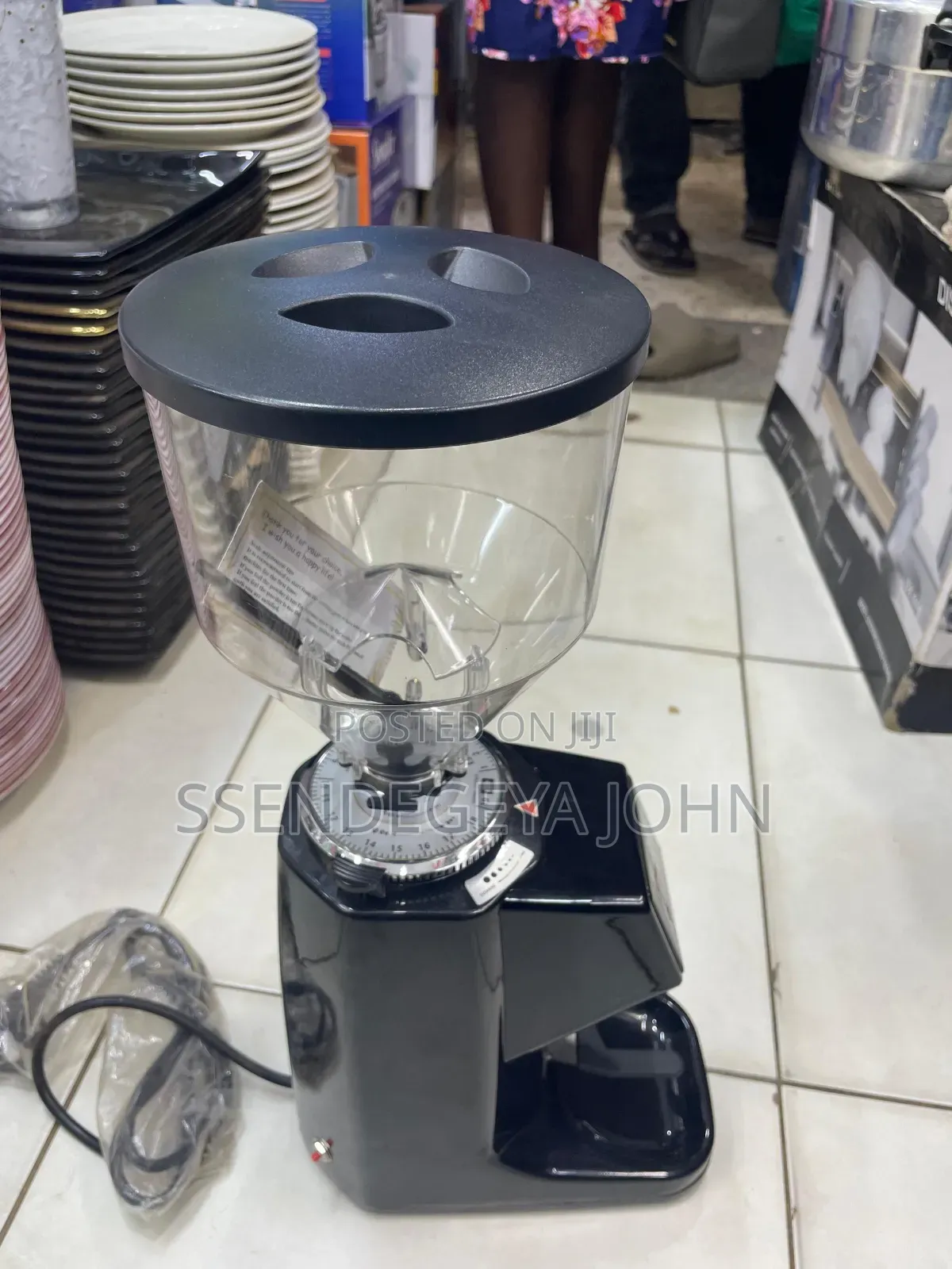 An Electric Coffee Bean Grinding Machine