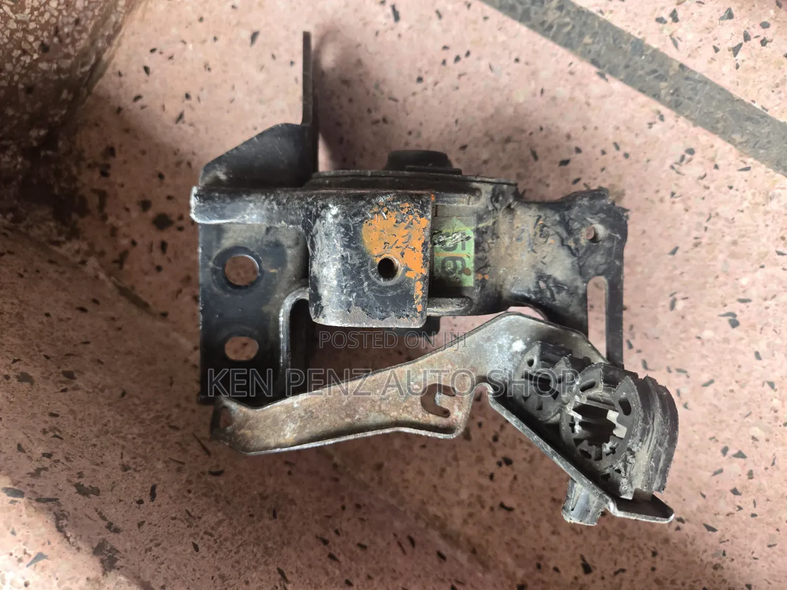 Corolla Fielder 2008 - 2010 Gear Box Mounting
