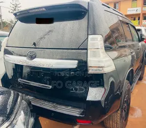 Toyota Land Cruiser Prado 2.8 2017 Black