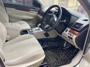 Subaru Outback 2010 Silver