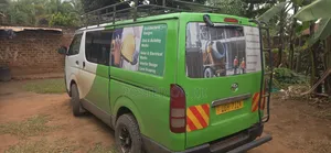 Toyota HiAce 2006 White