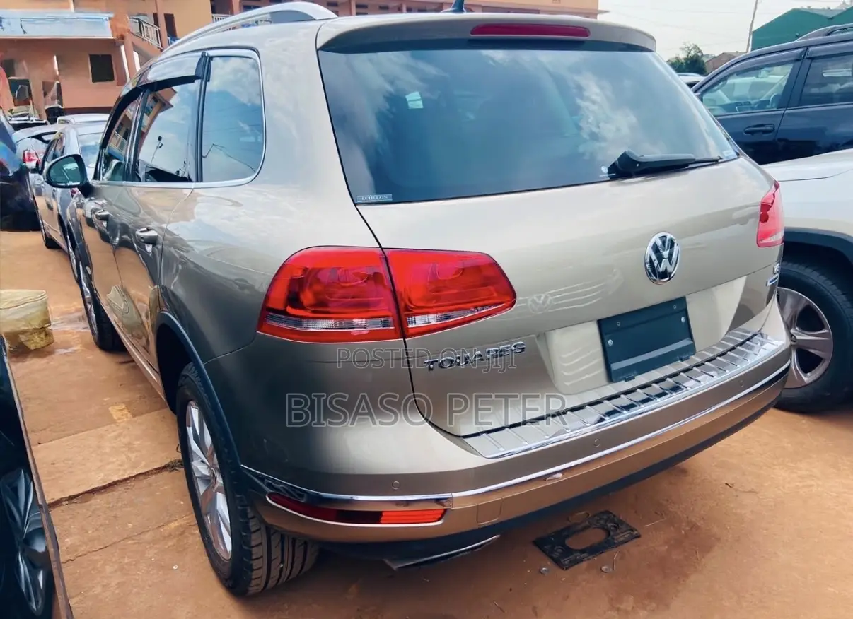 Volkswagen Touareg 2014 Gray