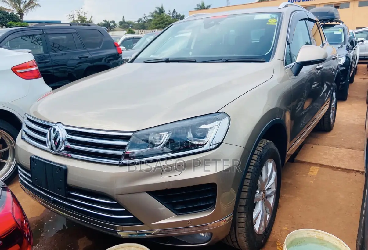 Volkswagen Touareg 2014 Gray