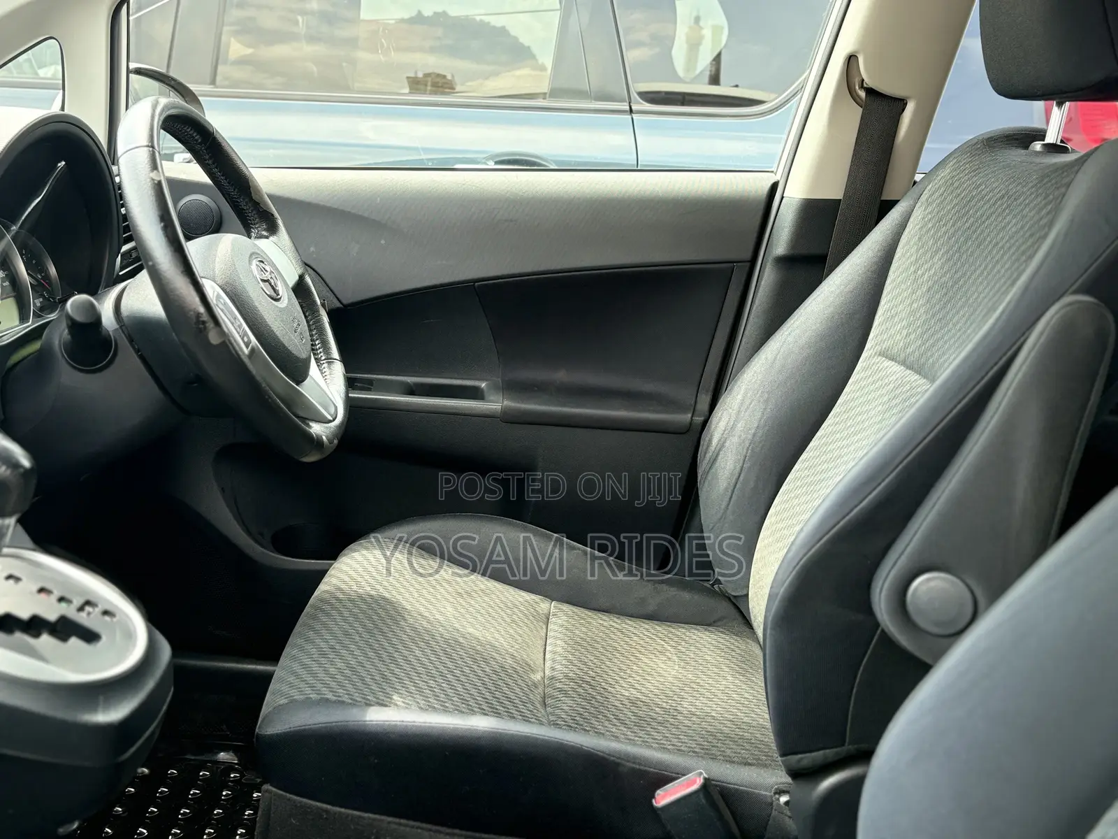 Toyota Ractis 1.5 FWD 2014 White