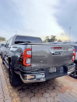 Toyota Hilux Revo Double Cab Deisel 2.8 RWD 2021 Green