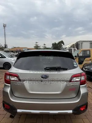 Subaru Outback 2.5i 4dr Wagon AWD (2.5L 4cyl CVT) 2015 Gold