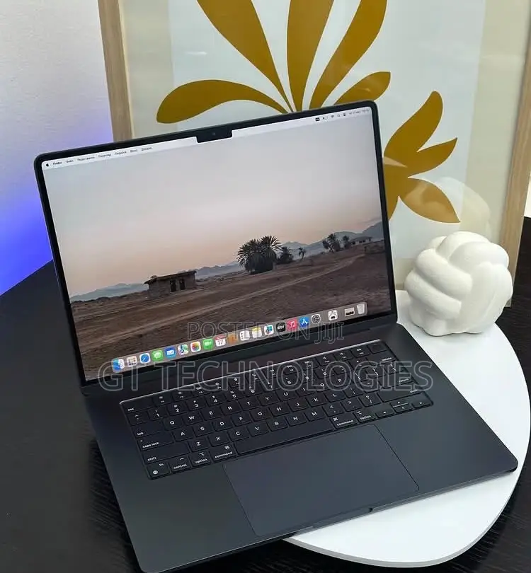 Laptop Apple MacBook Air 2024 M3 8GB Apple M3 SSD 512GB