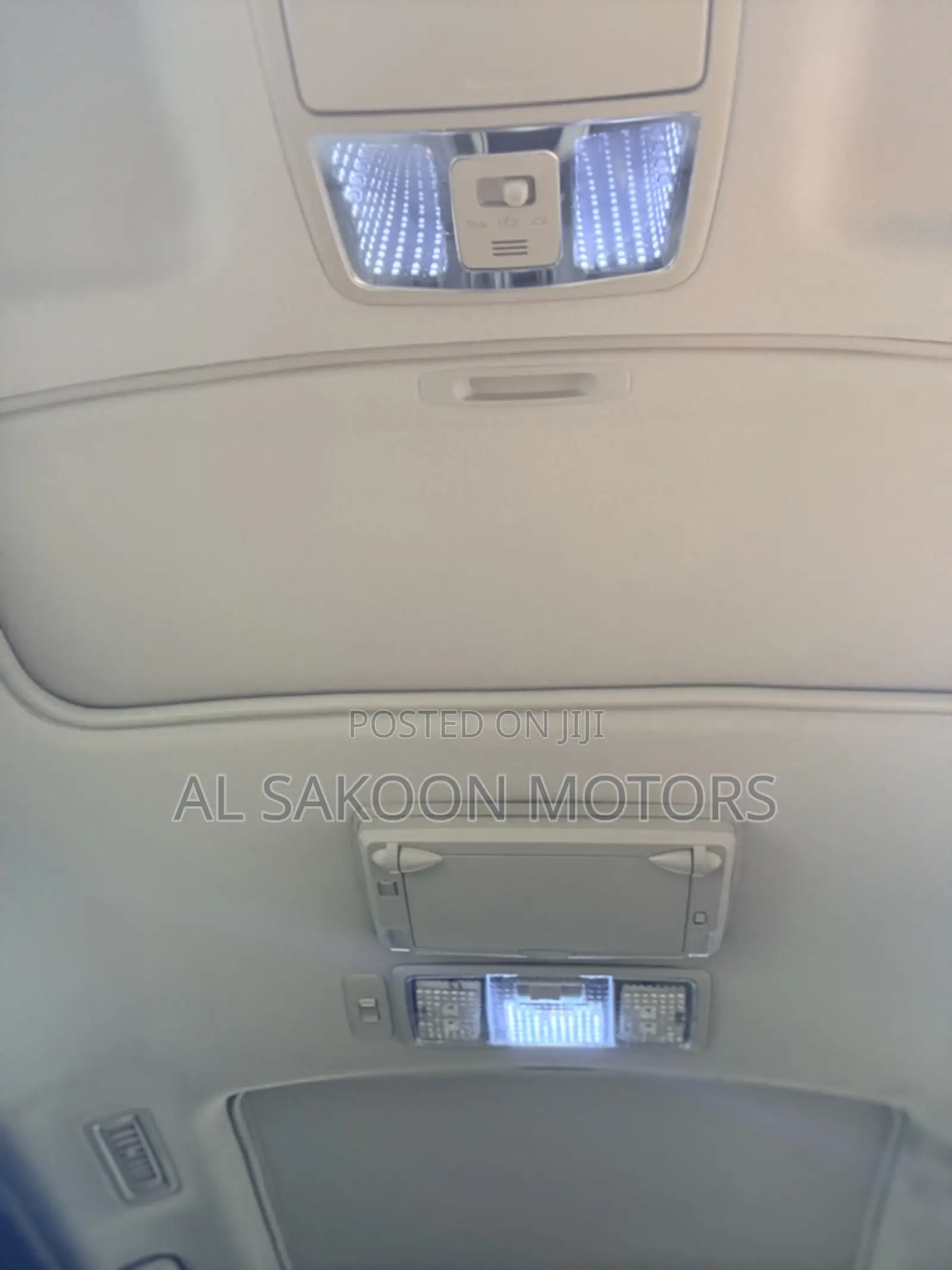 Toyota Noah 2.0 158hp FWD (7 Seater) 2013 Gray