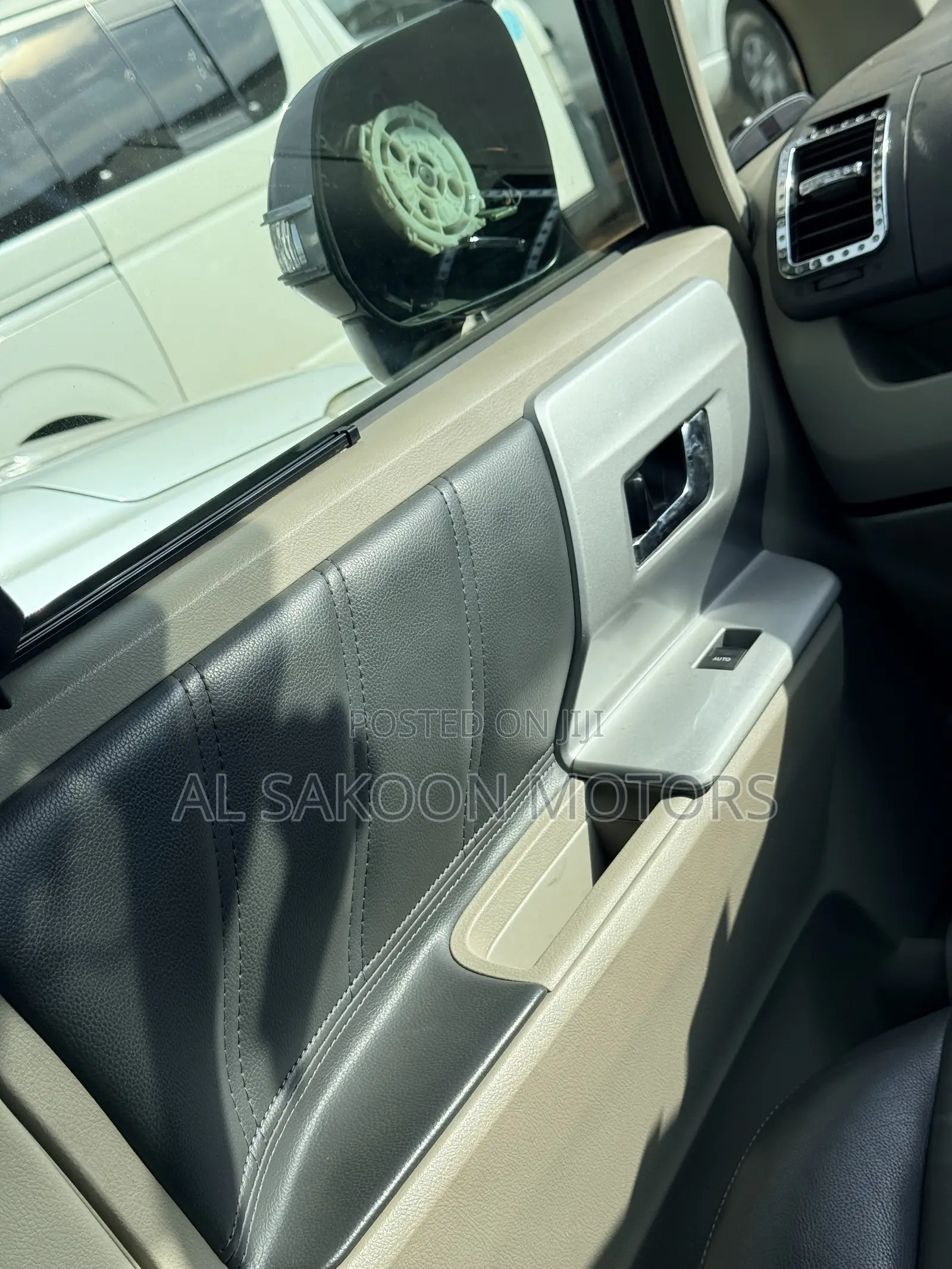 Toyota Noah 2.0 158hp FWD (7 Seater) 2013 Gray