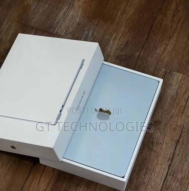 New Laptop Apple MacBook Air 2025 M4 16GB Apple M4 SSD 256GB