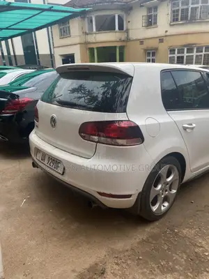 Volkswagen Golf GTI 2014 White