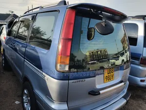 Toyota Noah 2001 Blue