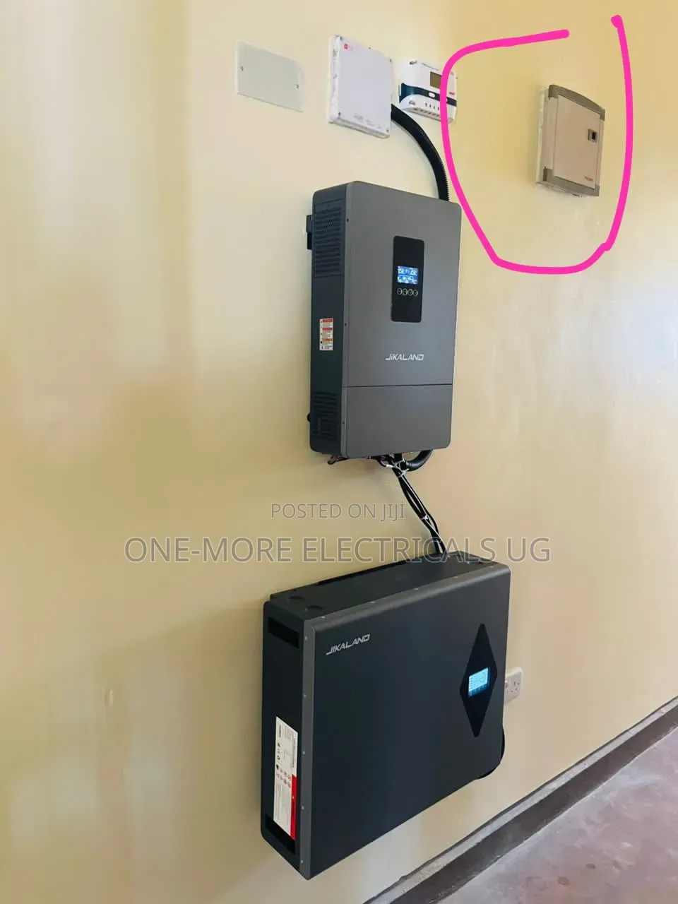 Jikaland Smart Hybrid Inverter Charger 3500w/24volts