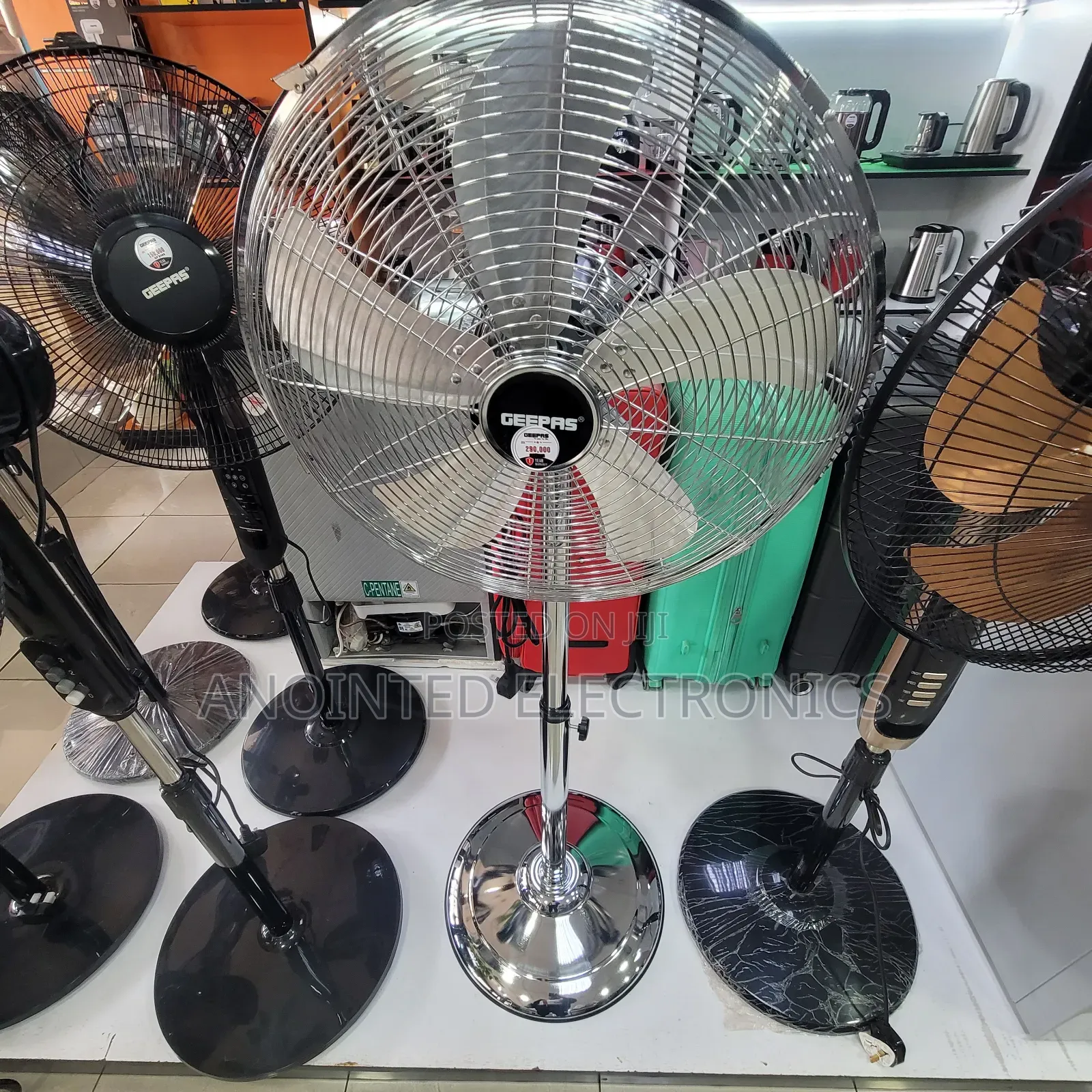 Heavy-Duty Standing Fan Geepas