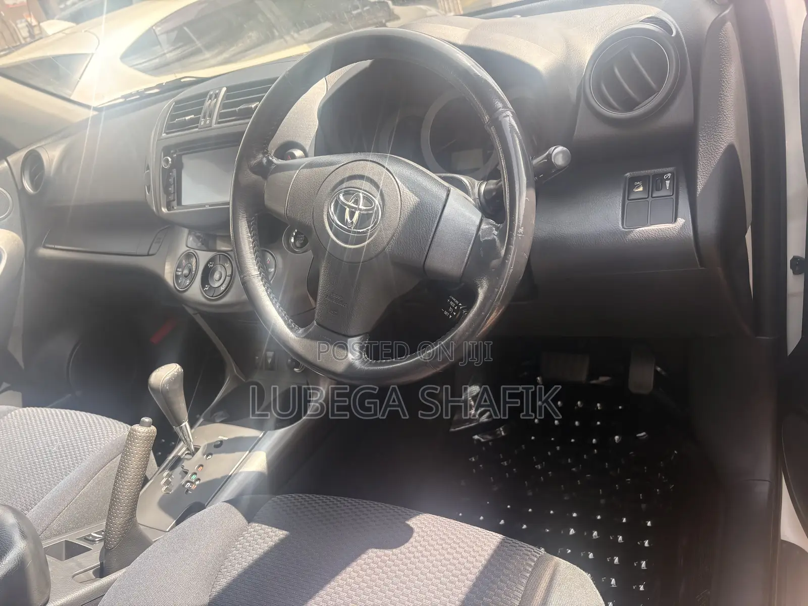 Toyota RAV4 2010 White