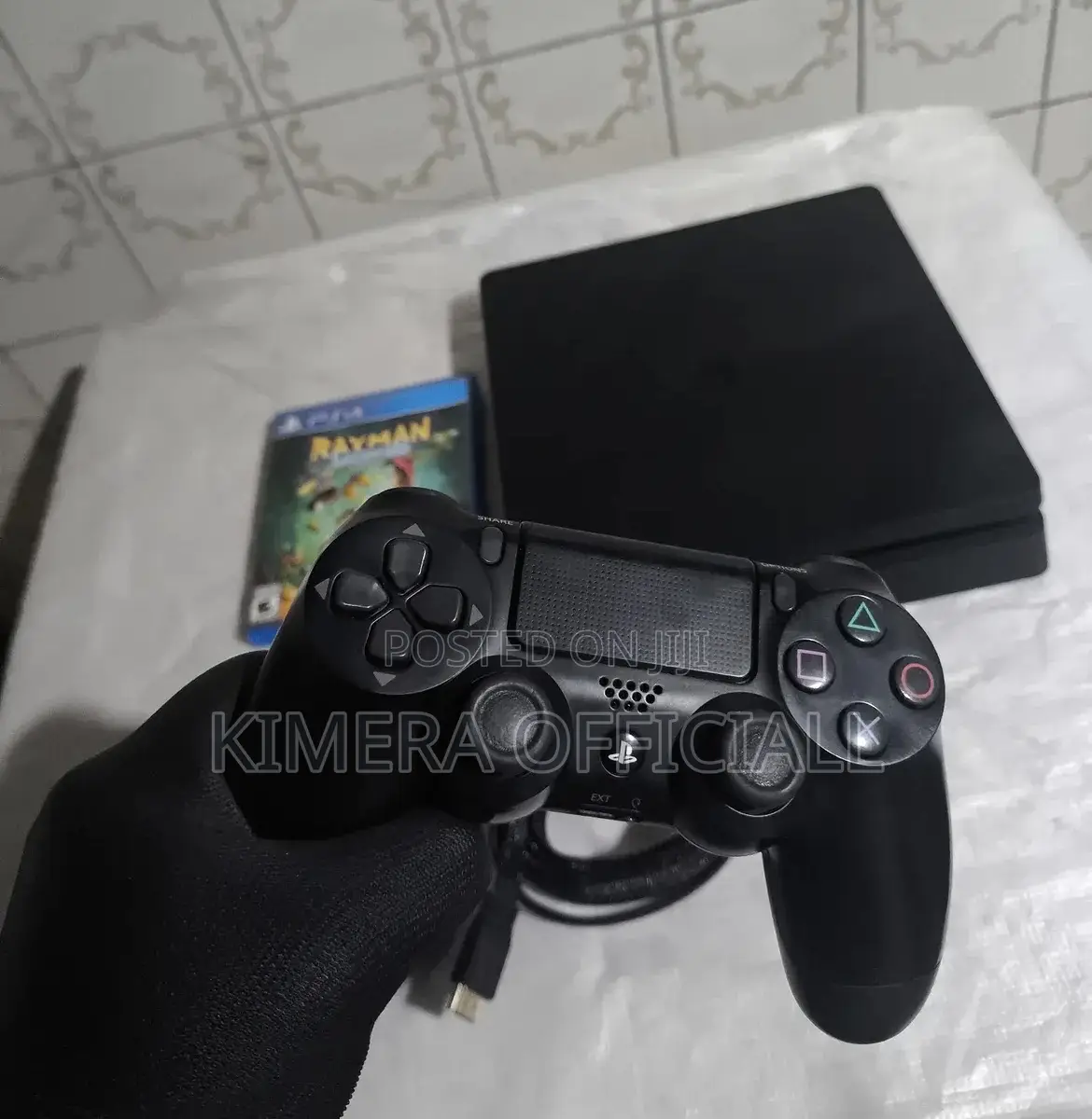 PS4 Slim With 12 Games, 2pads. Better Than a Boda in the Rain.