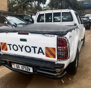 Toyota Hilux 2.5 D-4D SRX 2006 White