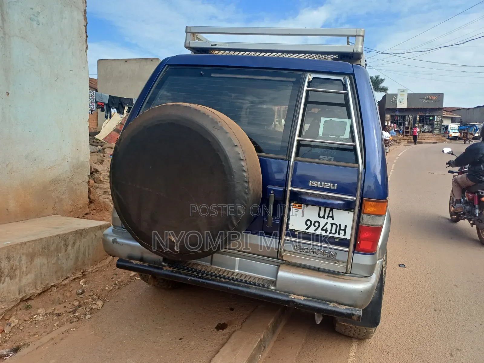 Isuzu Trooper 2002 Blue