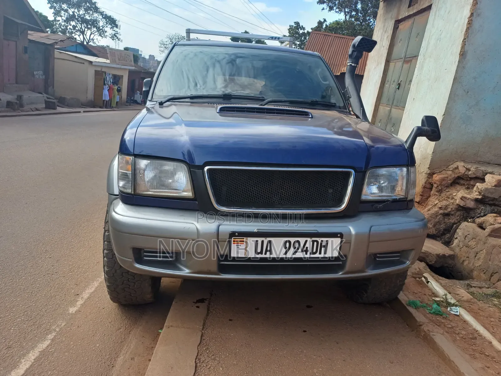 Isuzu Trooper 2002 Blue