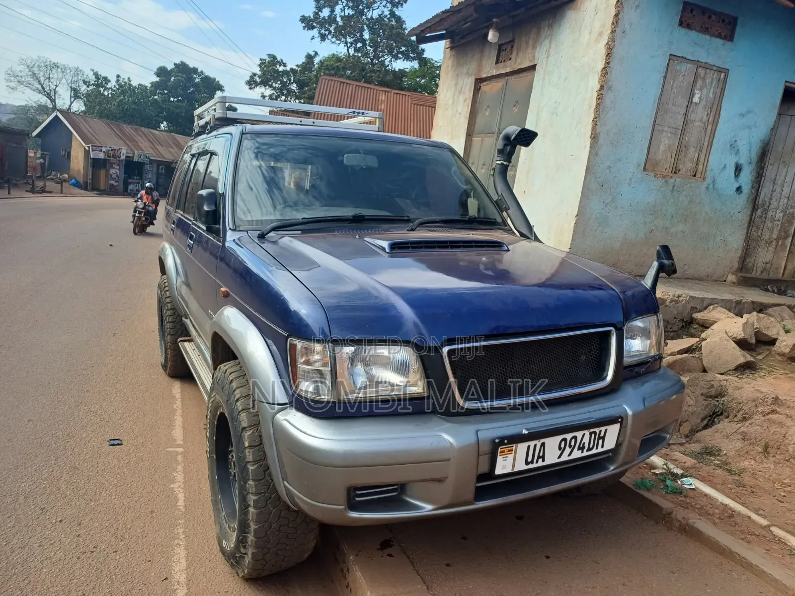 Isuzu Trooper 2002 Blue