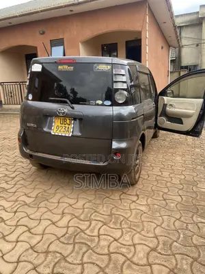 Toyota Sienta 2007 Gray