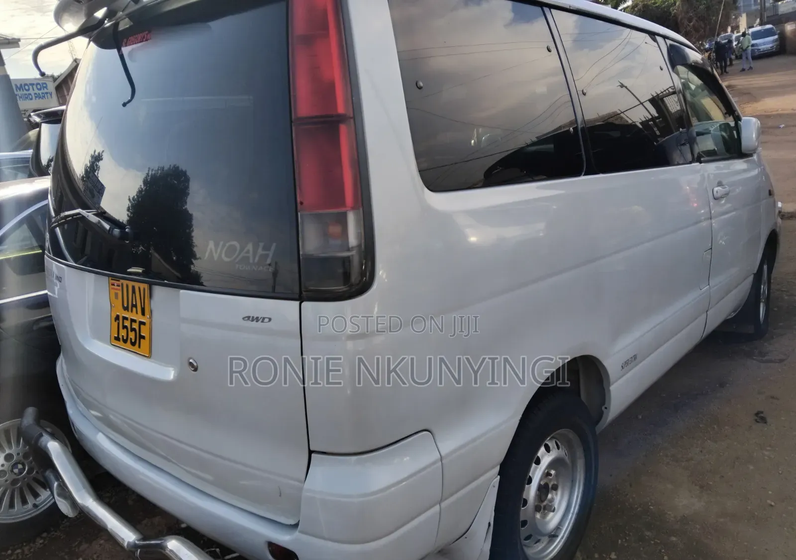 Toyota Noah 2001 White
