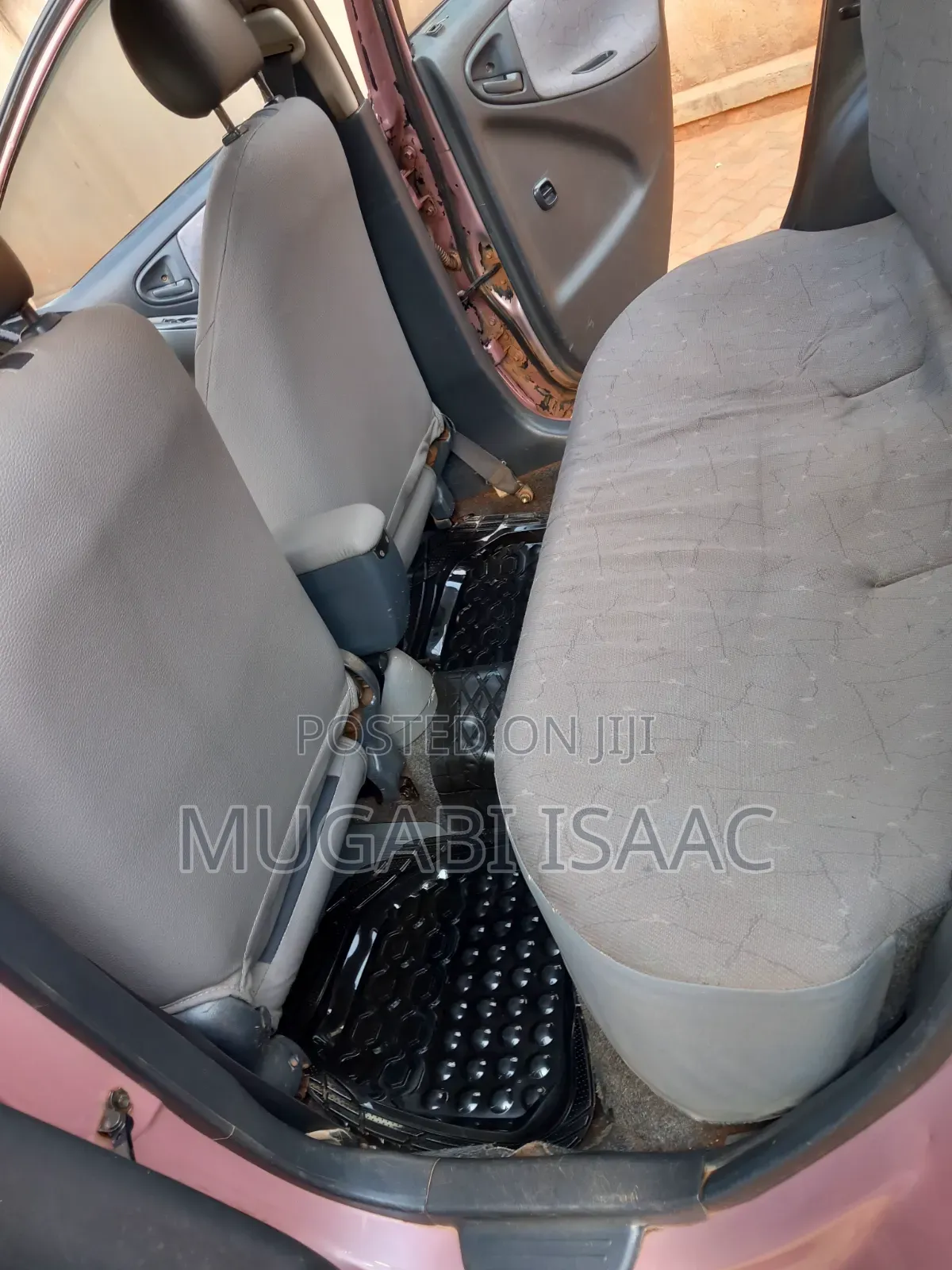 Toyota Vitz 2000 Pink