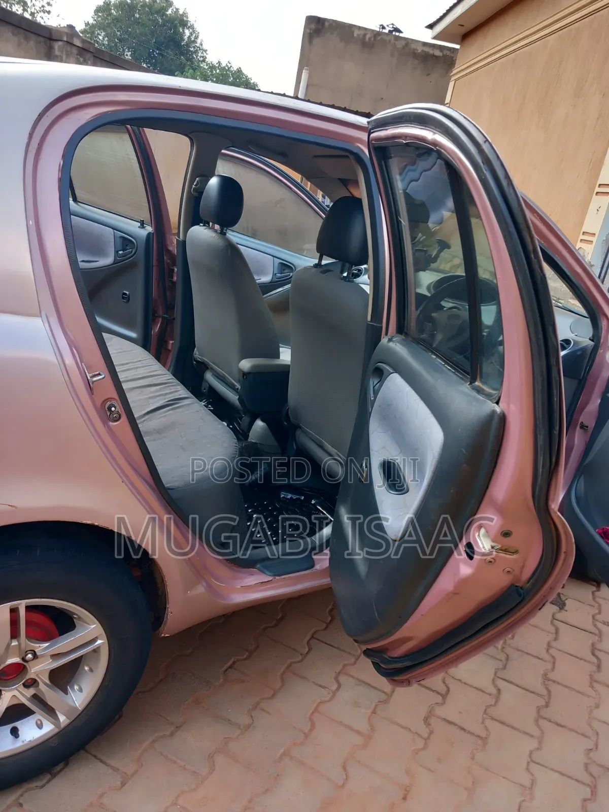 Toyota Vitz 2000 Pink