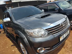 Toyota Fortuner 2010 Gray
