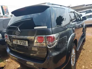 Toyota Fortuner 2010 Gray