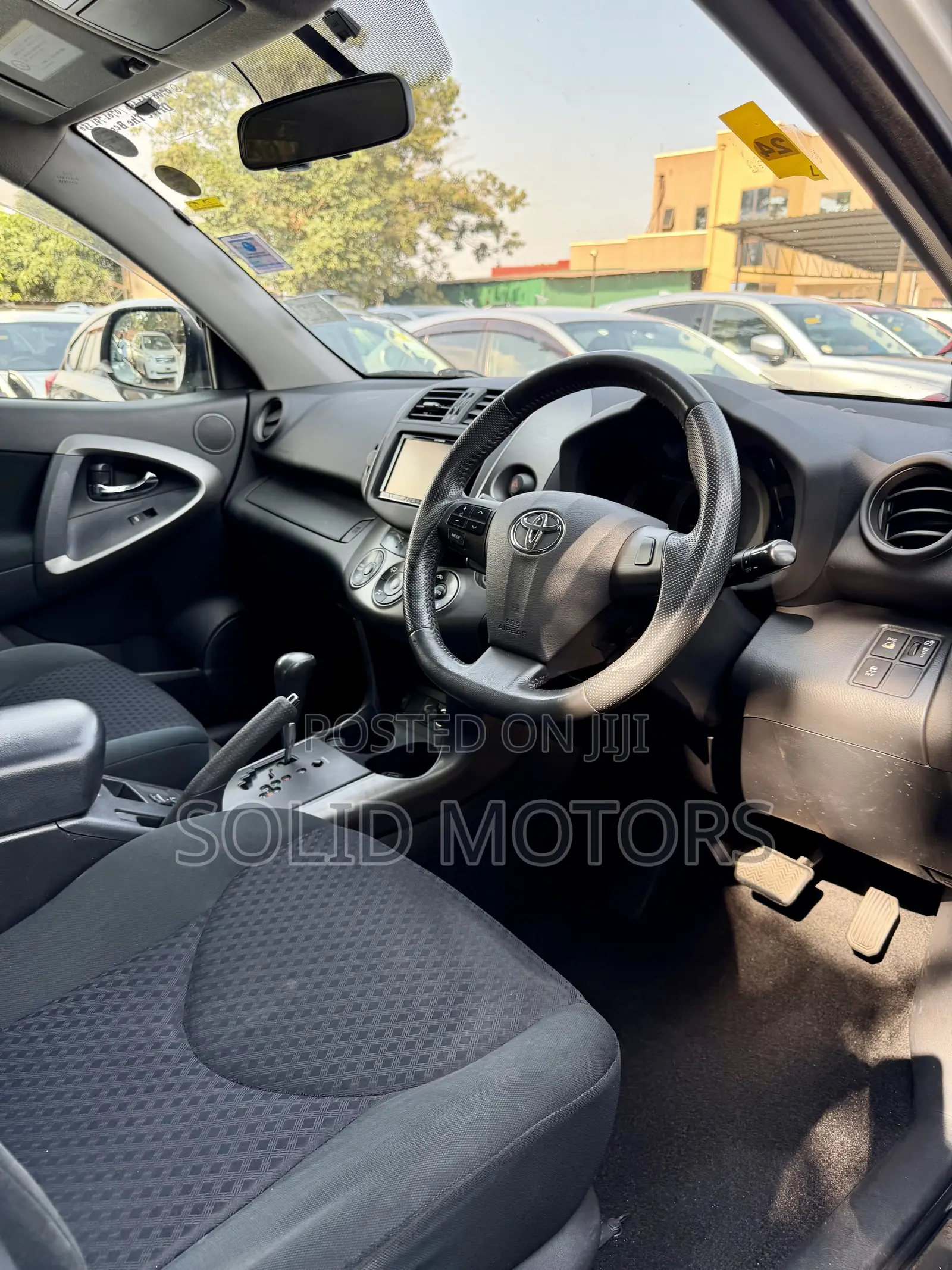Toyota Vanguard 2013 White