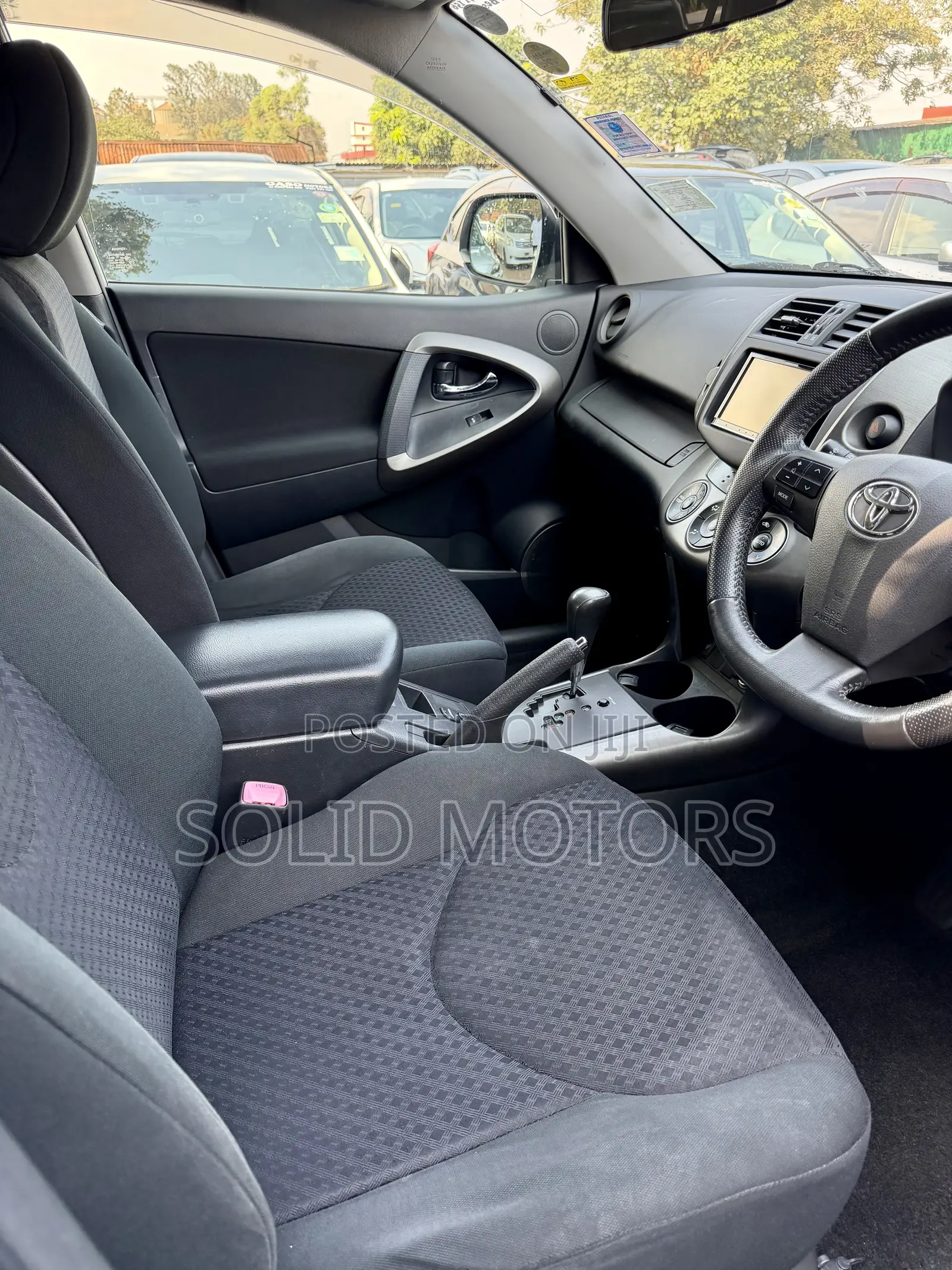 Toyota Vanguard 2013 White