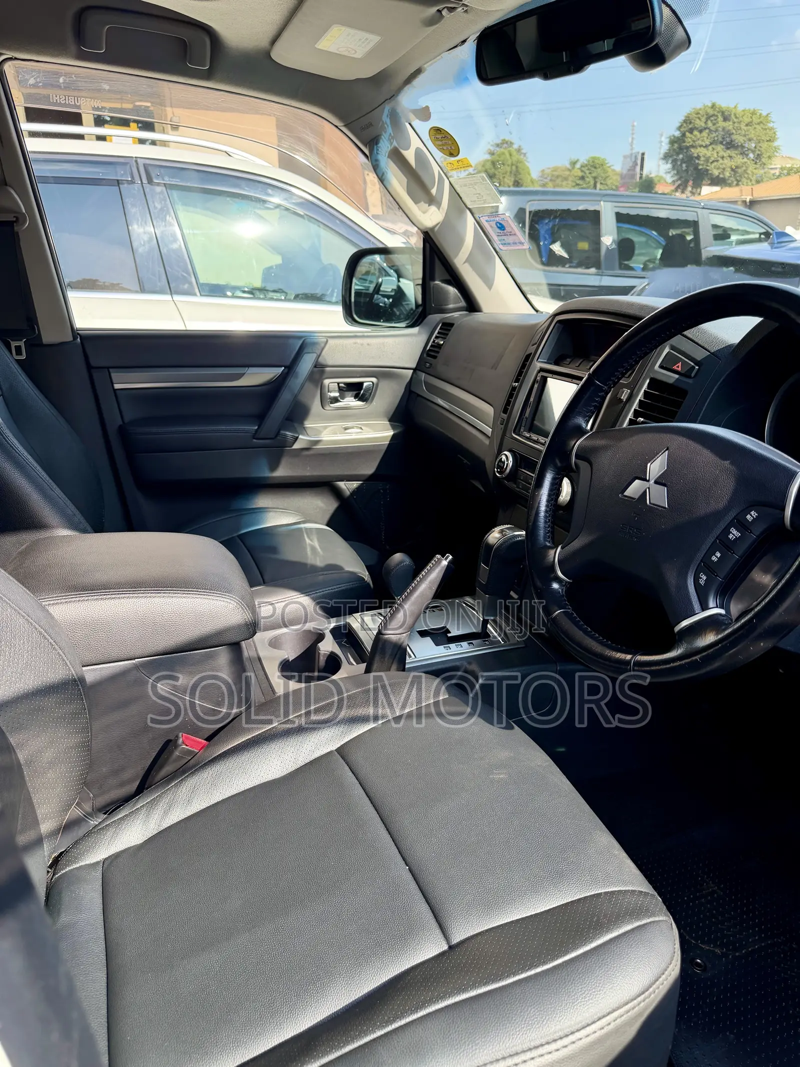 Mitsubishi Pajero 3.2 Di-Dc GLS 2012 White